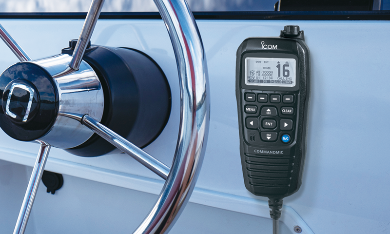 ICOM IC-M400BB
